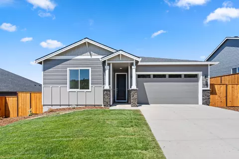 1285 Stonegate Dr #475, Eagle Point, OR 97524
