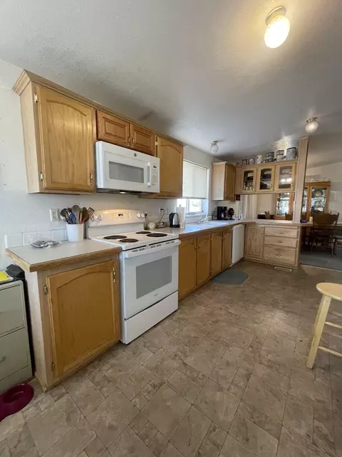 Kitchen - 115 N Willow St, Merrill, OR 97633 photo 2 of 2