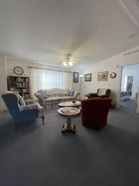 Living - 115 N Willow St, Merrill, OR 97633 photo 2 of 5