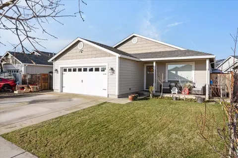341 Isabel Dr, Medford, OR 97501