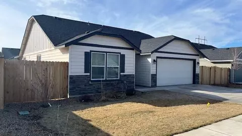 3860 SW Pumice Ave, Redmond, OR 97756