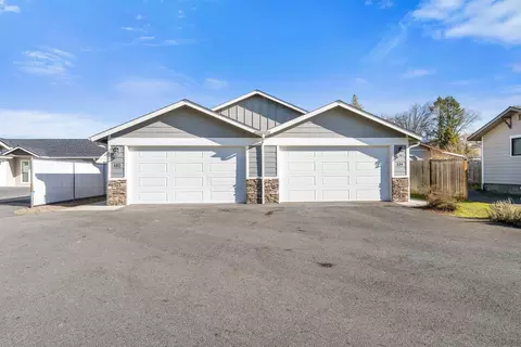 132 SW Jenn Way, Grants Pass, OR 97527