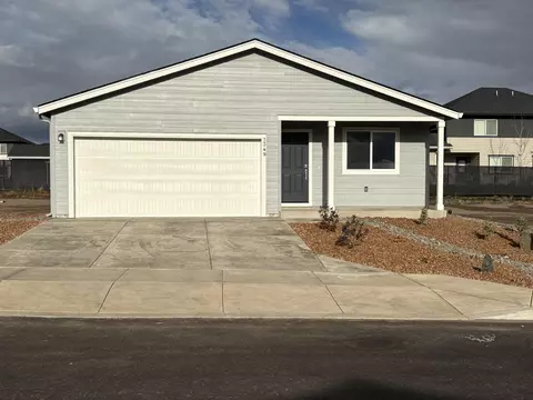 984 NE Cobbleridge Lp #HS10, Prineville, OR 97754