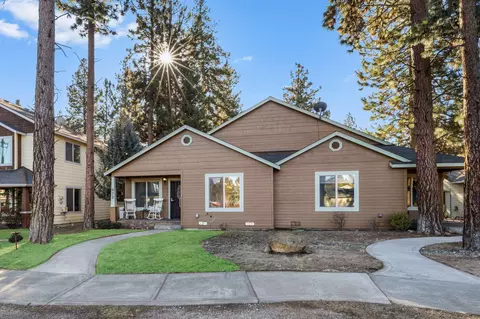 973 E Cascade Ave, Sisters, OR 97759
