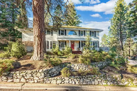 735 S Mountain Ave, Ashland, OR 97520
