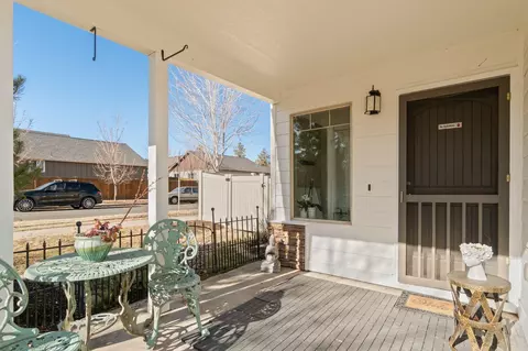 632 SE Glengarry Pl, Bend, OR 97702 photo 3
