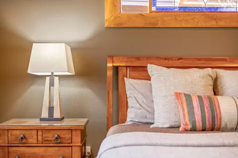 Bedroom - 61956 Fall Creek Loop, Bend, OR 97702 photo 3 of 5