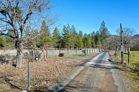 5540 Rogue River Dr, Eagle Point, OR 97524 photo 39