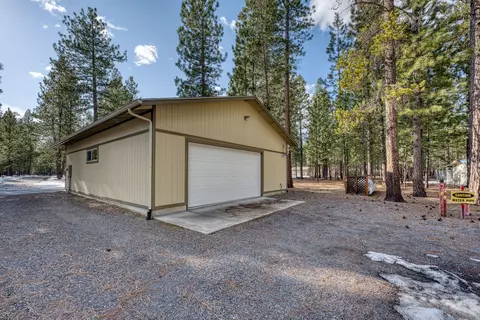 52340 Red Currant, La Pine, OR 97739 photo 12