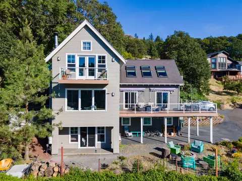 101 Elizabeth Ct, Mosier, OR 97040
