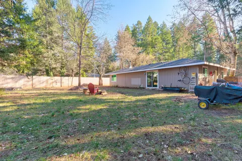 Exterior - 406 E River St, Cave Junction, OR 97523 photo 8 of 11