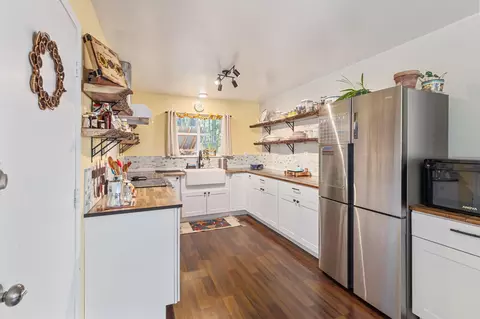 Kitchen - 406 E River St, Cave Junction, OR 97523 photo 1 of 3
