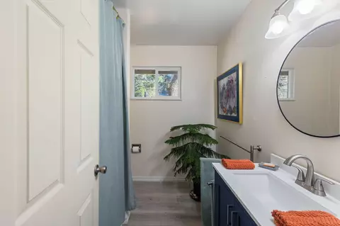 Bath - 406 E River St, Cave Junction, OR 97523 photo 1 of 1