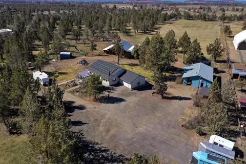 5975 NE 41st St, Redmond, OR 97756