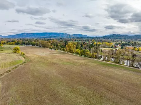 5555 Lower River Rd, Grants Pass, OR 97526