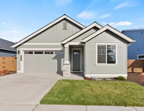 4737 SW Coyote Ave, Redmond, OR 97756