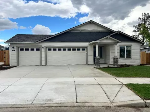 1131 NW Walnut Ave #04, Redmond, OR 97756