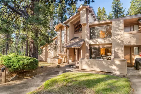 17698 Tennis Village Ln #48, Sunriver, OR 97707