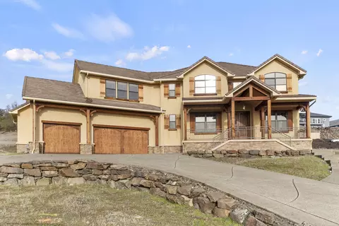 5622 Fallbrook Ln, Medford, OR 97504