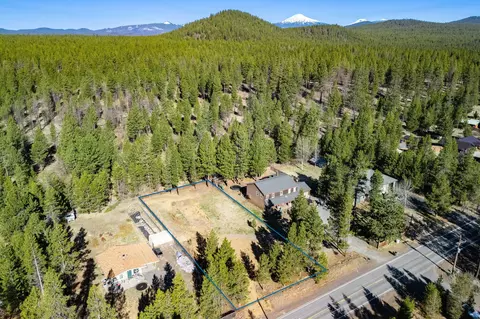 56219 Stellar Dr, Bend, OR 97707