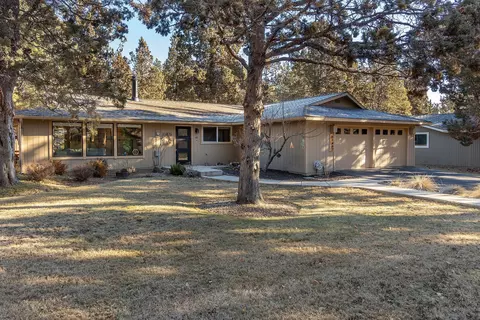 61462 Little John Ln, Bend, OR 97702