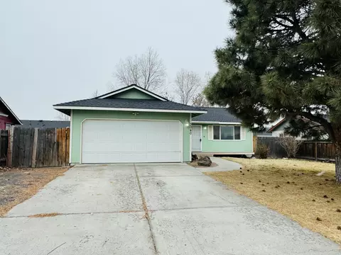3040 SW Pumice Pl, Redmond, OR 97756