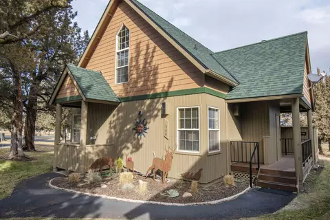 1560 Cinnamon Teal Dr, Redmond, OR 97756