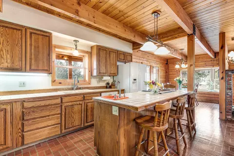 64650 Jan Dr, Bend, OR 97701 photo 2