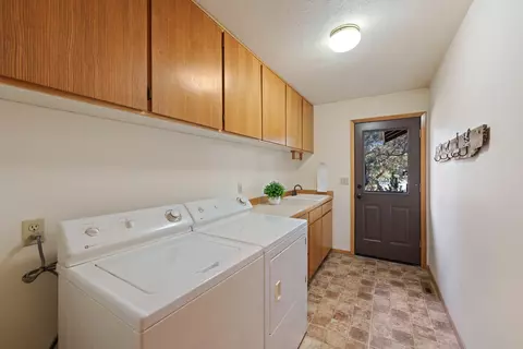 64520 Joe Neil Rd, Bend, OR 97701 photo 32