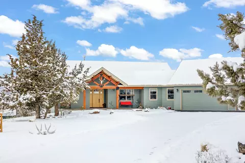 1215 SE Happy Trails Ln, Prineville, OR 97754
