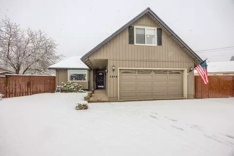 1314 Magruder Ct, Central Point, OR 97502