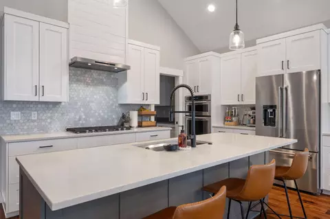 Kitchen - 66550 Jericho Rd, Bend, OR 97703 photo 3 of 4
