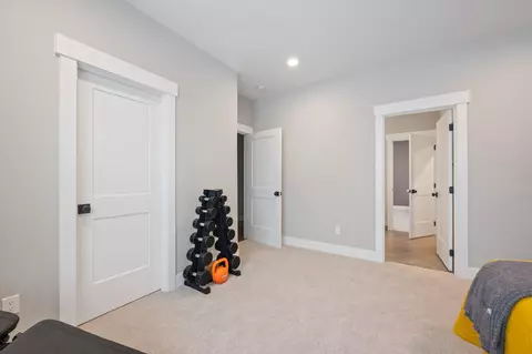 Bedroom - 66550 Jericho Rd, Bend, OR 97703 photo 6 of 6