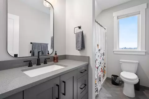 Bath - 66550 Jericho Rd, Bend, OR 97703 photo 1 of 6