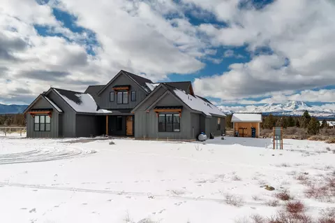 Exterior - 66550 Jericho Rd, Bend, OR 97703 photo 4 of 10