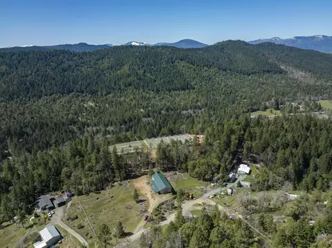 550 Terrace Heights Rd, Selma, OR 97538