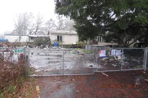 4629 Demaray Dr, Grants Pass, OR 97527