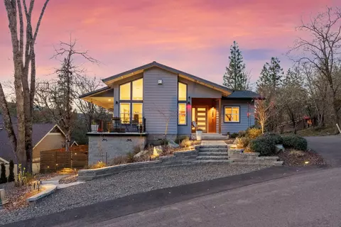 1355 Andrews Pl, Jacksonville, OR 97530
