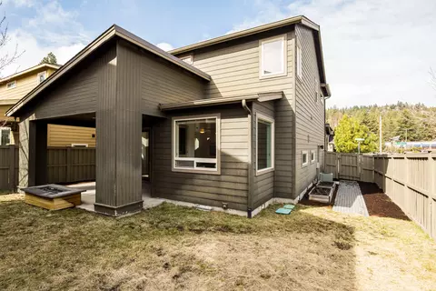 Exterior - 1801 NW Element Pl, Bend, OR 97703 photo 4 of 5