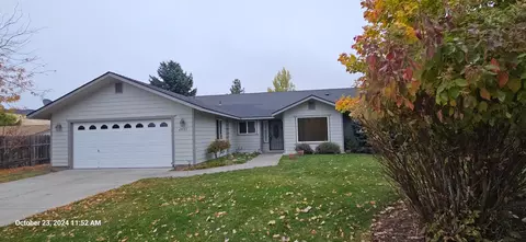 2633 Sari Dr, Klamath Falls, OR 97601