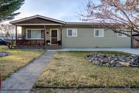 55 Crater Ln, Central Point, OR 97502