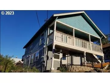 718 SW 3rd St, Pendleton, OR 97801 photo 1