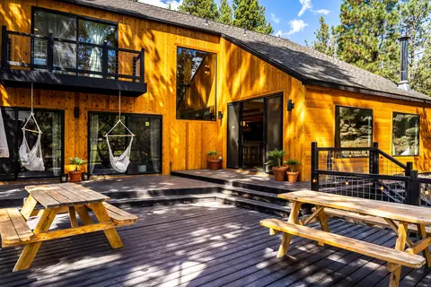 3916 NW Lower Village Rd, Bend, OR 97703