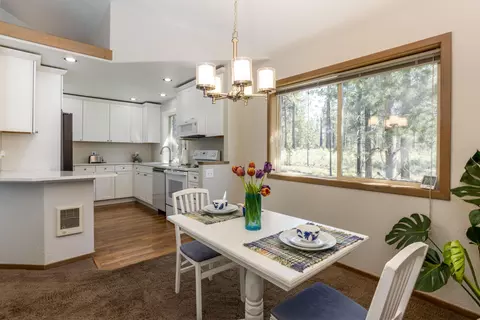 55711 Wagon Master Way, Bend, OR 97707 photo 5