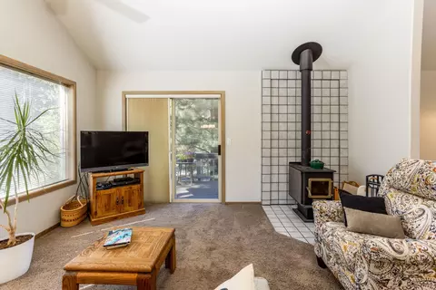55711 Wagon Master Way, Bend, OR 97707 photo 4