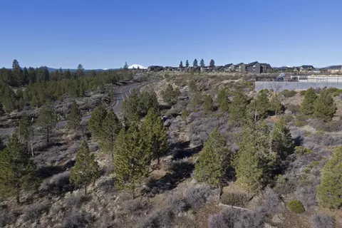 outrider loop, Bend, OR 97702 photo 8
