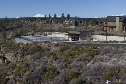 outrider loop, Bend, OR 97702 photo 11