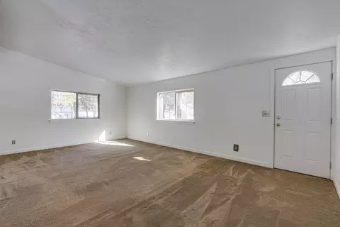 16203 Hawks Lair Rd, La Pine, OR 97739 photo 4