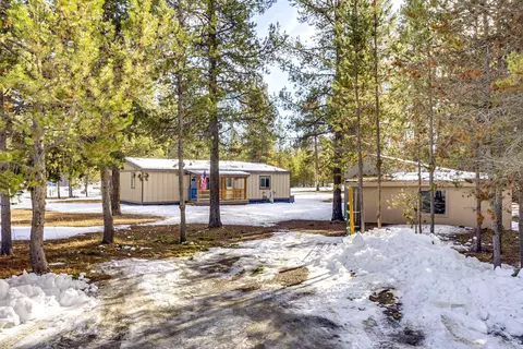 16203 Hawks Lair Rd, La Pine, OR 97739 photo 2