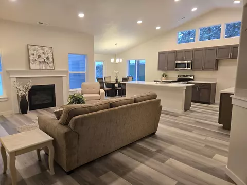 17342 Canvasback Dr #16, Bend, OR 97707 photo 2
